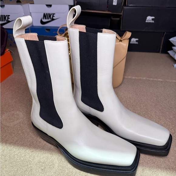 Bottega Veneta Boots - Picture 3 of 7